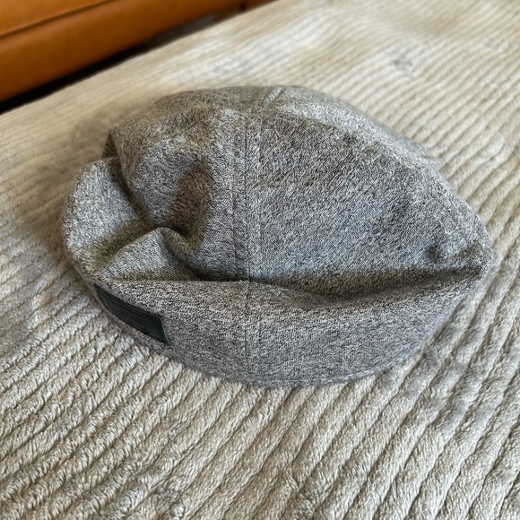 Great, preowned condition news boy, cabbie, flat cap. - Picture 3 of 3